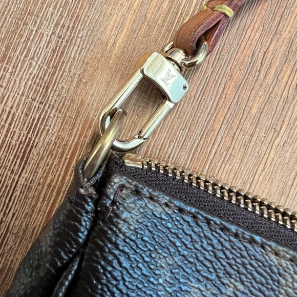 Vintage Louis Vuitton Pochette - Picture 4 of 14